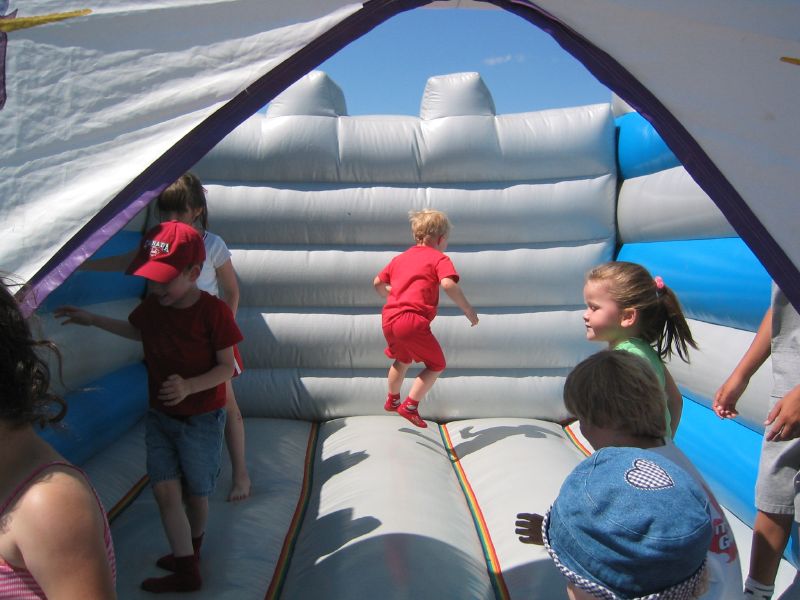Seven Steps to set up your bounce house!